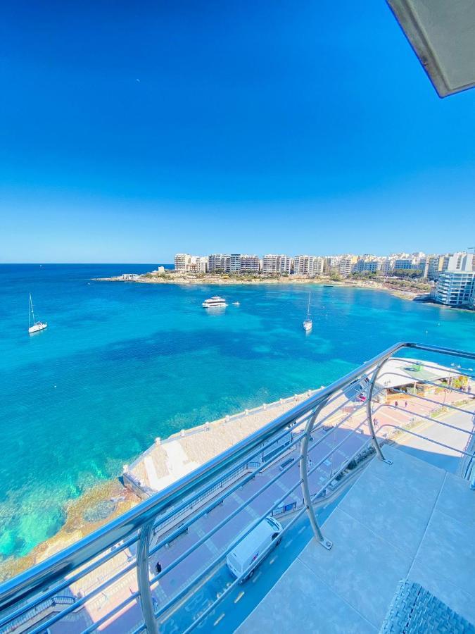F8 1 Seaview Room, Living And Bathroom Shared , Stjulians * St. Julian's